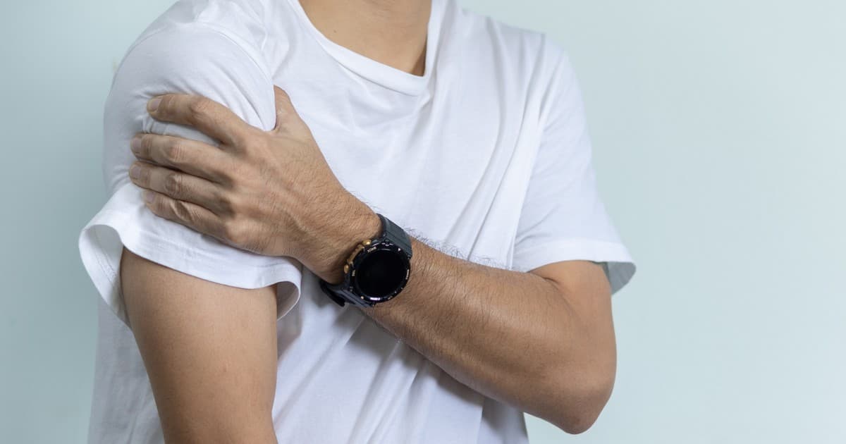 Schulterschmerzen beim Anheben des Arms? Wann die Rotatorenmanschette eine Rolle spielt